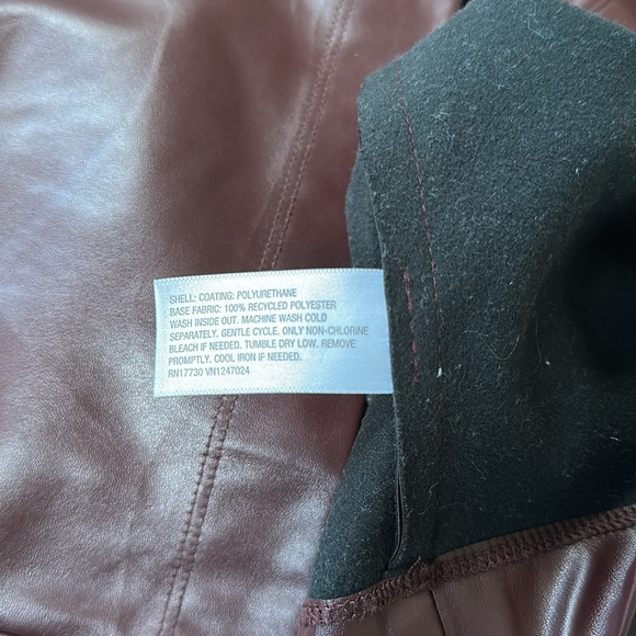 Ava & Viv | Burgundy Faux Leather Skirt with Gold Details - Picture 5 of 5